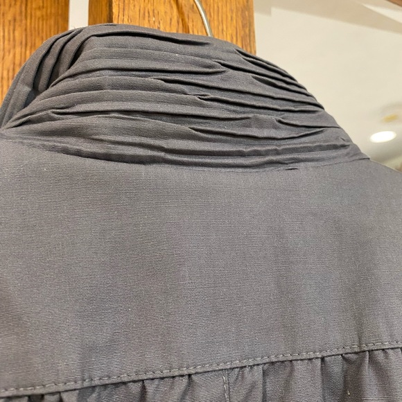 London Fog Maincoats Trench coat. Pewter Grey. 4 buttons on front. Tie waist. M - Picture 4 of 10